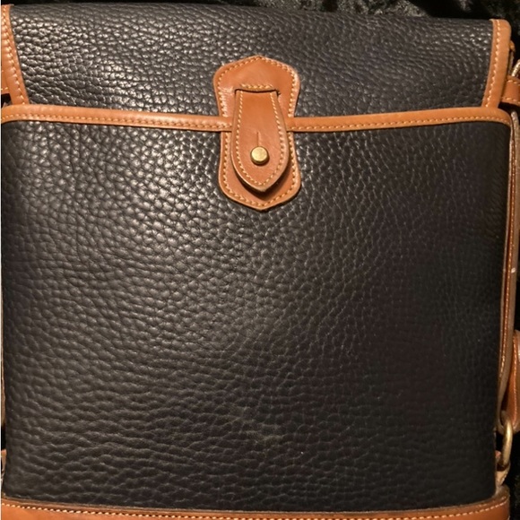 Women Bags - Picture 2 of 3